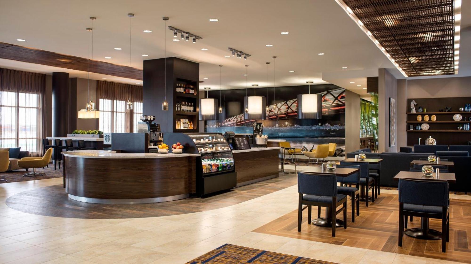 Courtyard By Marriott Calgary South Hotel Buitenkant foto