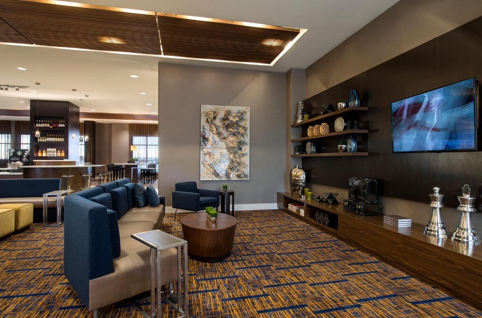 Courtyard By Marriott Calgary South Hotel Buitenkant foto