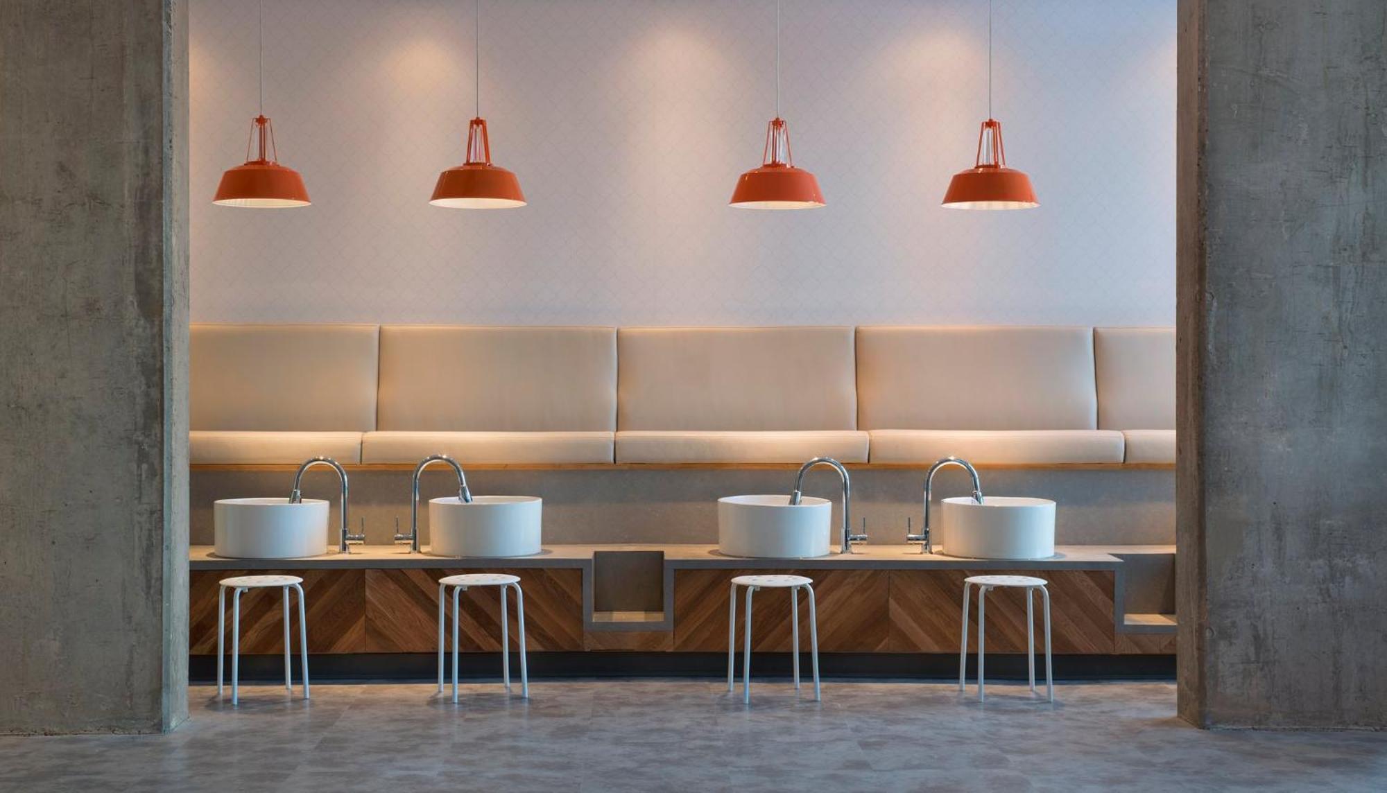 Courtyard By Marriott Calgary South Hotel Buitenkant foto
