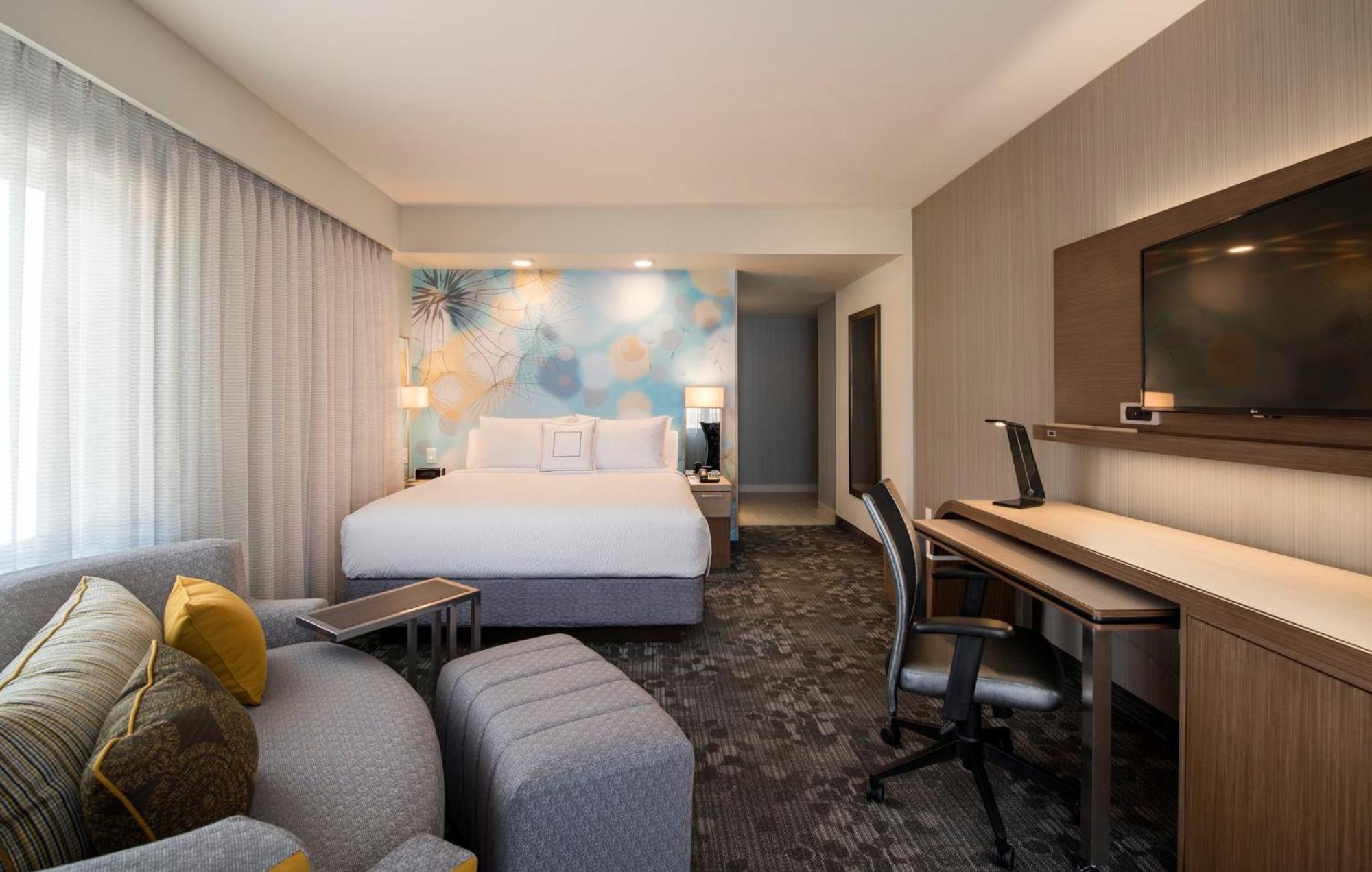 Courtyard By Marriott Calgary South Hotel Buitenkant foto