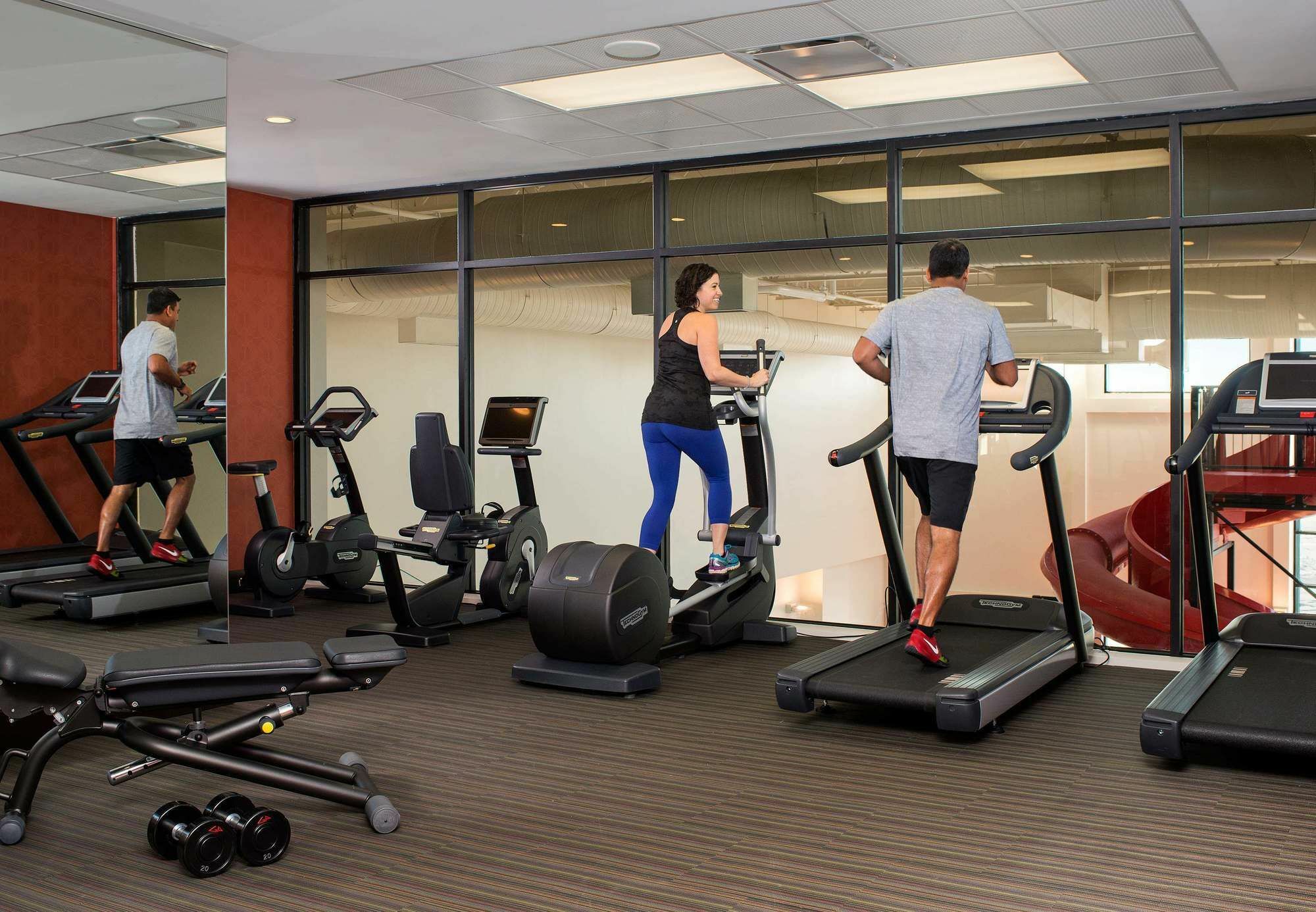 Courtyard By Marriott Calgary South Hotel Buitenkant foto